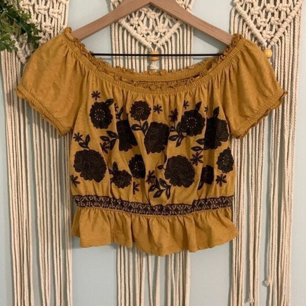 AMERICAN EAGLE Women's Embroidered Floral Off The Shoulder Top Size Small